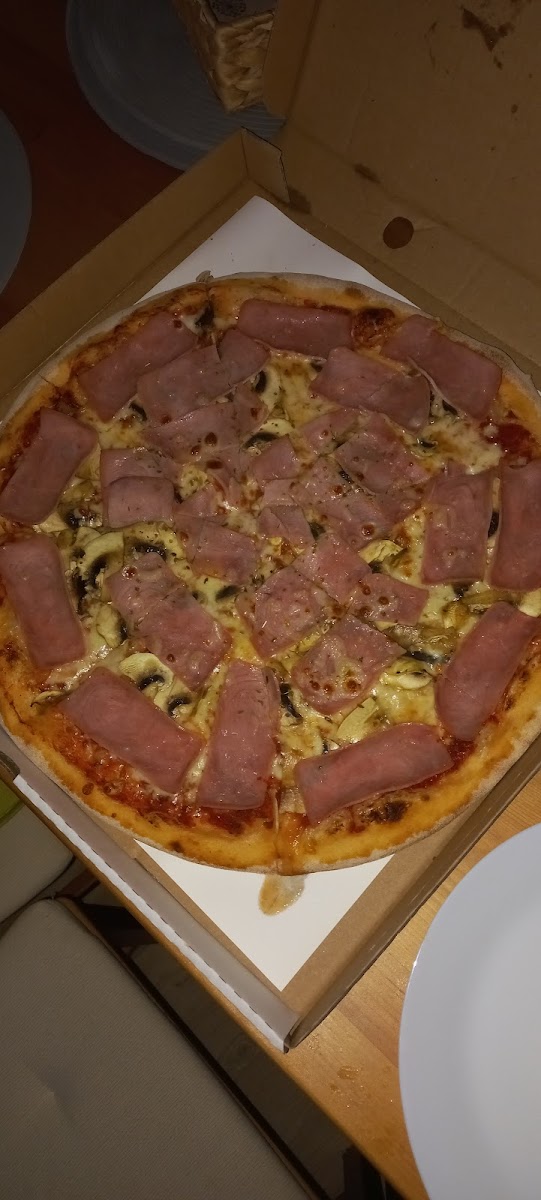 Pizza Na Okrągło-8